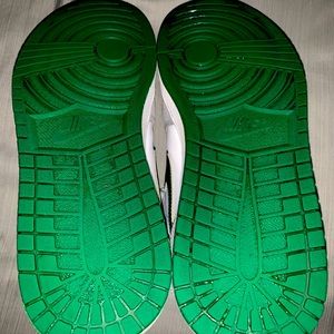 Jordan 1 mid Pine green w grey size 11